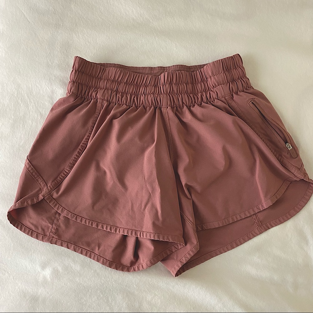 Lululemon Tracker Short 4”